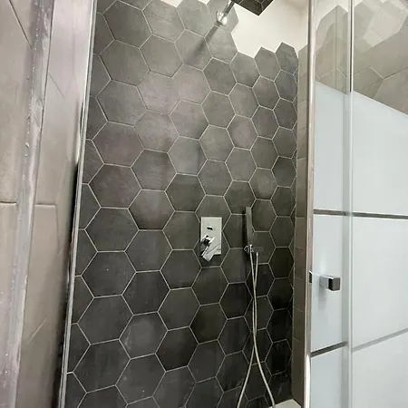 Isabel Apartamento Nápoles